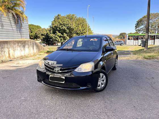 TOYOTA ETIOS 1.5 XS 16V FLEX 4P MANUAL TOYOTA ETIOS 1.5 XS 16V FLEX 4P MANUAL